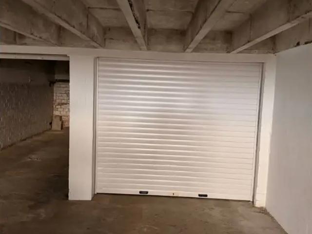 à vendre Garage Anderlecht Rue de Neerpede