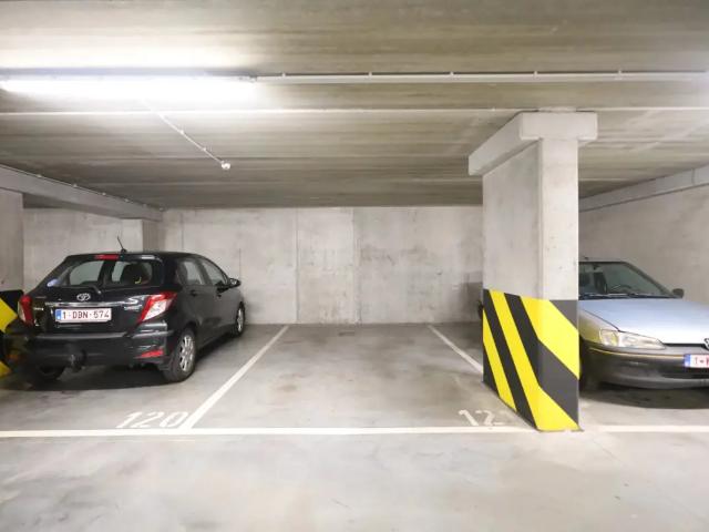 à vendre Garage Evere RUE WILLY VAN DER MEEREN