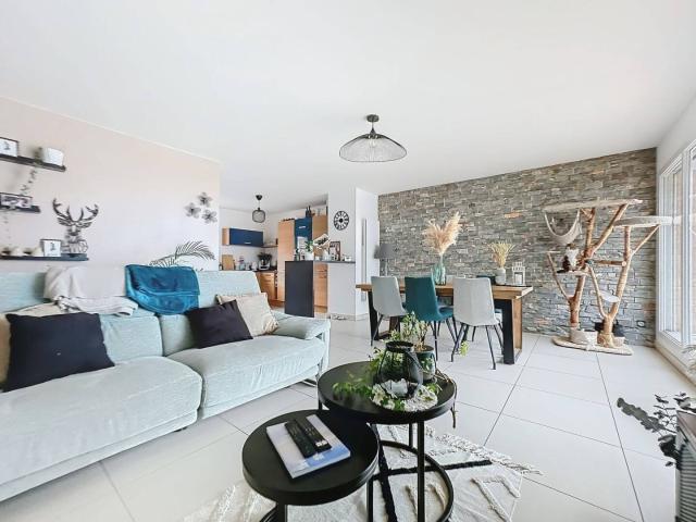 A VENDRE: GEX Appartement 4 pièces de 93 m²