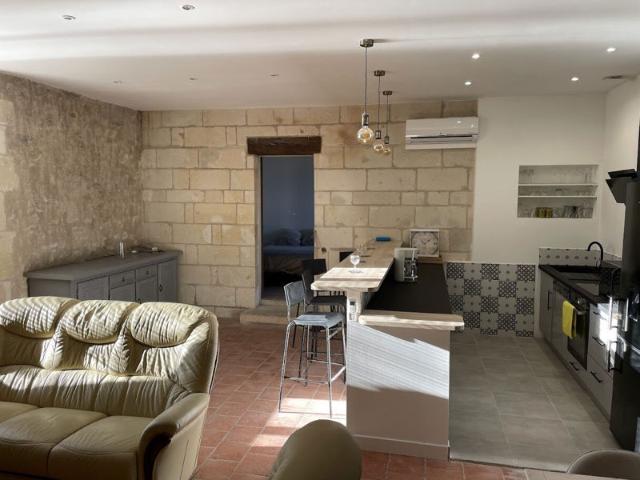À VENDRE Gîte rénové au calme Secteur Vouvray