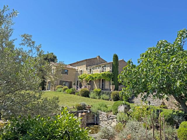 A vendre, Gordes Mas en pierres apparentes 300m² Gordes