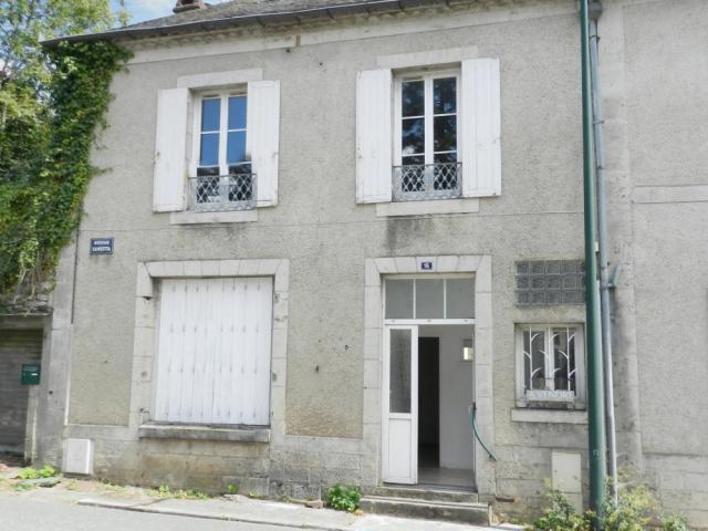 A vendre Gramat centre, immeuble de rapport comportant 2 T3. 124m² Gramat