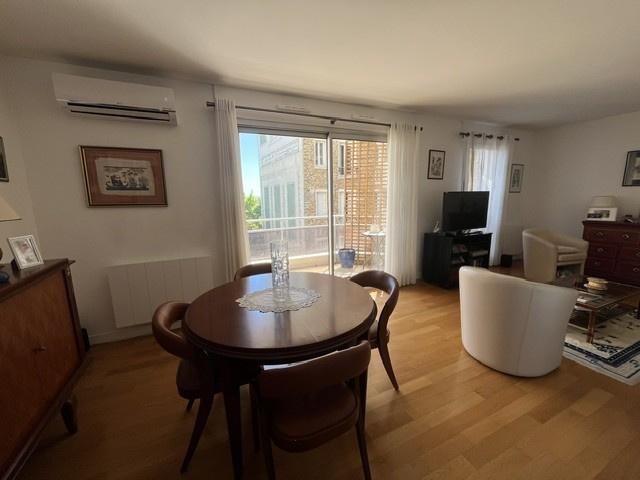 A VENDRE GRAND 2P EXCELLENT ETAT LES HESPERIDES HOTEL DE VILLE