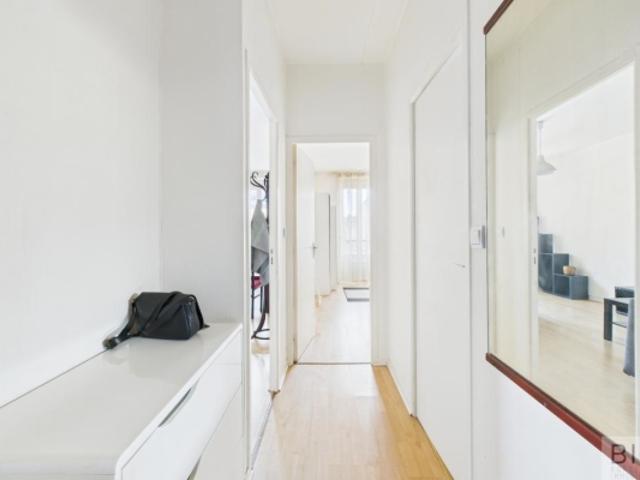 A vendre grand T2 de 48 m2 à ré agencer