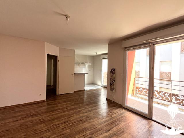 A vendre grand appartement T2 Nantes Canclaux balcon et garage