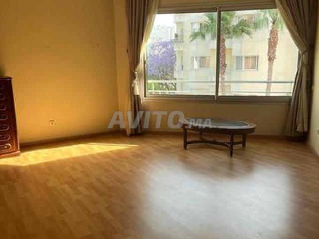 À vendre – Grand appartement de 184 m² à Hay Riad