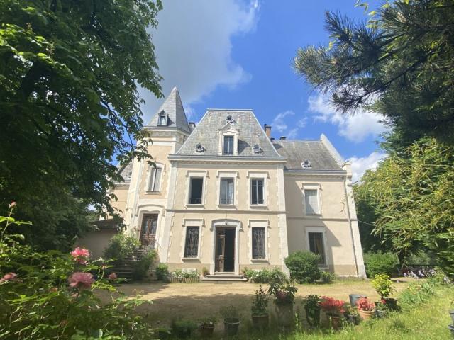 À Vendre Grande demeure familiale à deux pas du centre ville. 558m² Annonay
