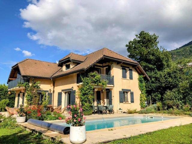 A Vendre grande maison familiale à Saint Cergues