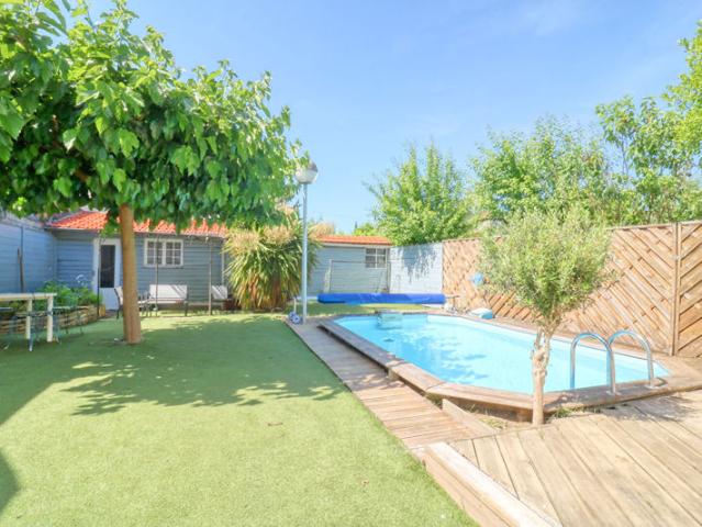 À vendre Grande maison familiale avec revenus locatifs et piscine