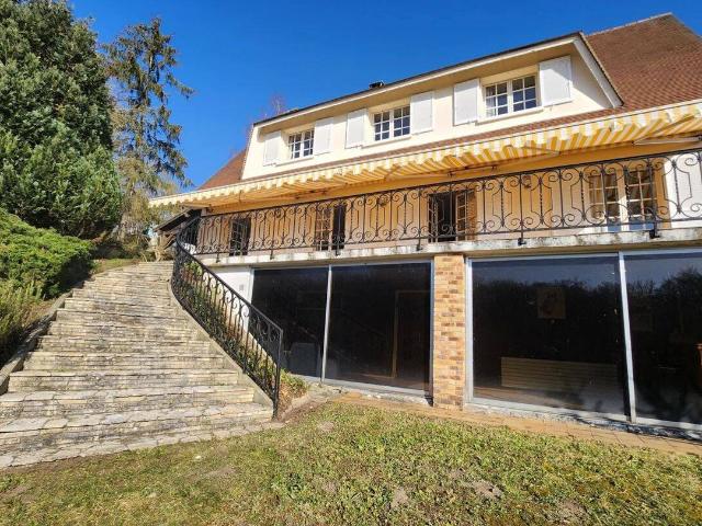 A vendre Grande maison familiale de 177m² à Beynes