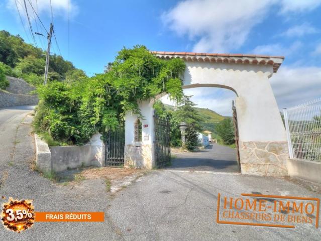 À vendre – Grande propriété avec vue mer panoramique et fort potentiel