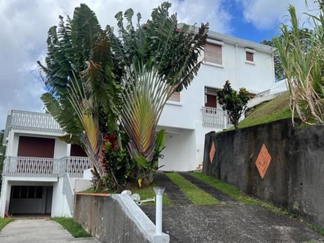 A VENDRE GRANDE VILLA SUR 4 NIVEAUX RIVIERE PILOTE 97211