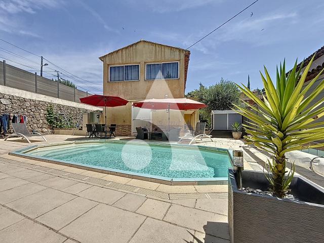 A Vendre Grasse St Antoine maison 5 pièces avec piscine et g. 135m² Grasse