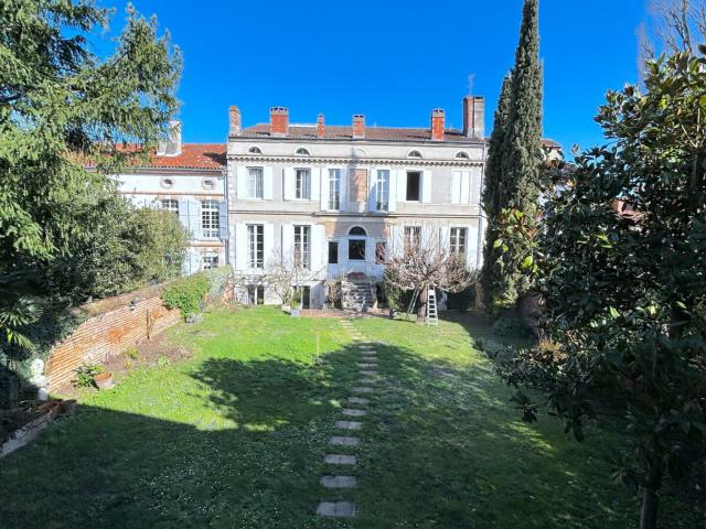 À vendre: Hôtel particulier d'exception du 18 ème siècles. 758m² Agen