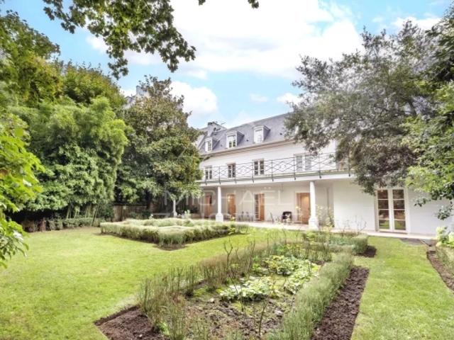 A vendre Hotel Particulier Jardin Piscine