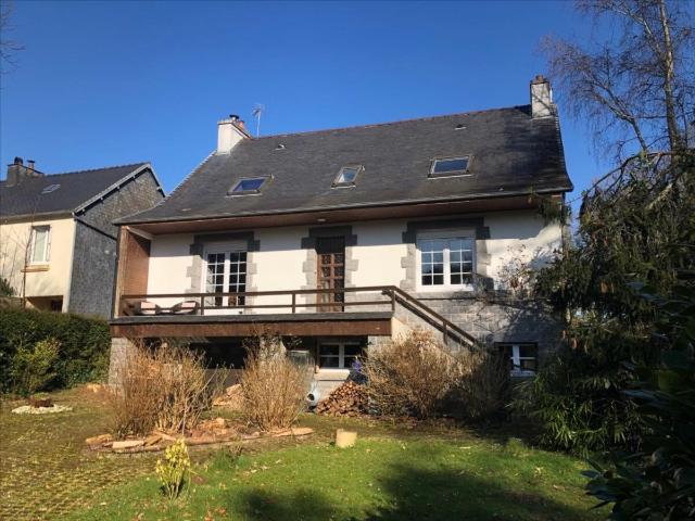 A VENDRE HUELGOAT MAISON IDEALEMENT PLACEE