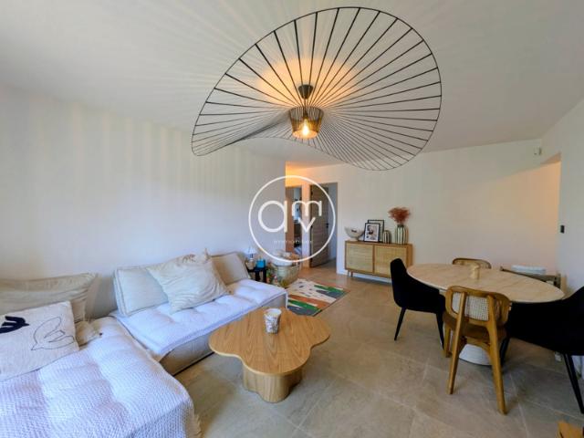 À VENDRE Hyères Appartement T4 rénové avec parking
