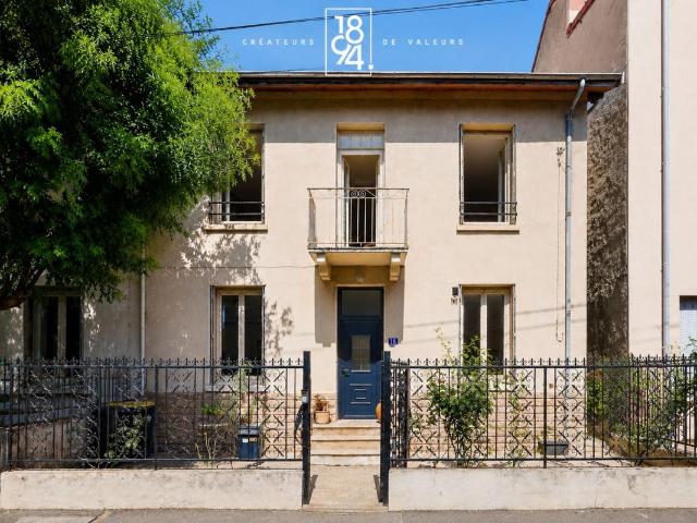 A vendre I Maison de ville des années 1930 I 121 m² avec jardin I Lyon 8 Mermoz Pinel