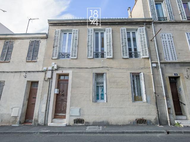 À vendre I Immeuble marseillais I 2 appartements I Jardin 109m2