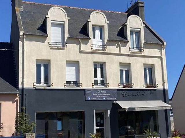 A VENDRE IMMEUBLE 2 ETAGES AVEC COMMERCE 29890 KERLOUAN