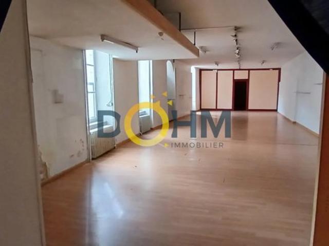 A VENDRE IMMEUBLE CENTRE VILLE D'AMBERT
