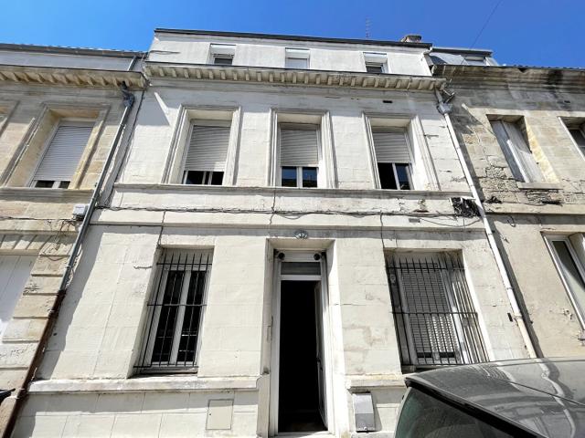 A Vendre Immeuble De 4 Appartements Bordeaux Place Paul Do. 121m² Bordeaux