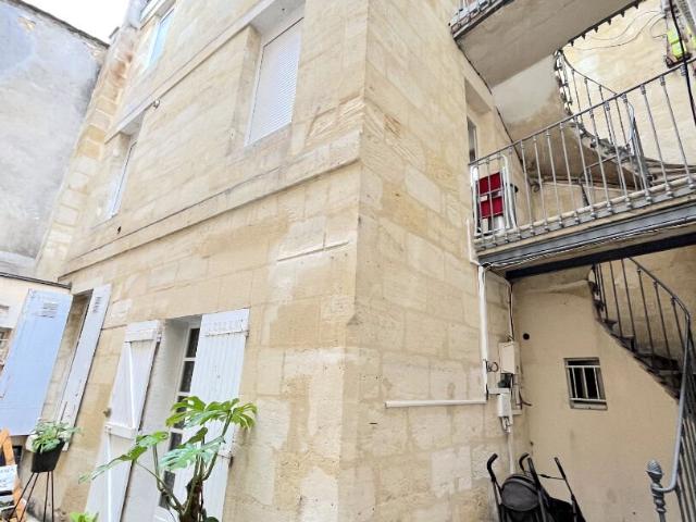 A Vendre Immeuble De 3 Appartements Secteur Bordeaux Capuc. 91m² Bordeaux