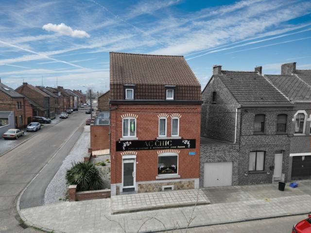 à vendre Immeuble mixte Sambreville Place de la Jeunesse