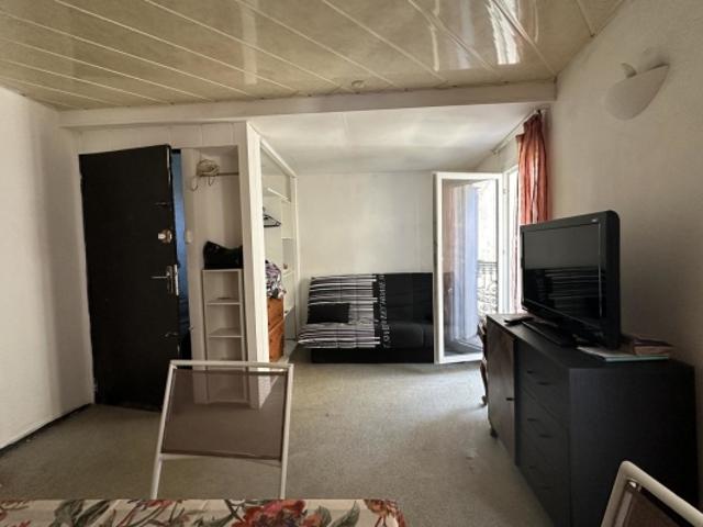 A VENDRE IMMEUBLE SECTEUR HALLES BEZIERS