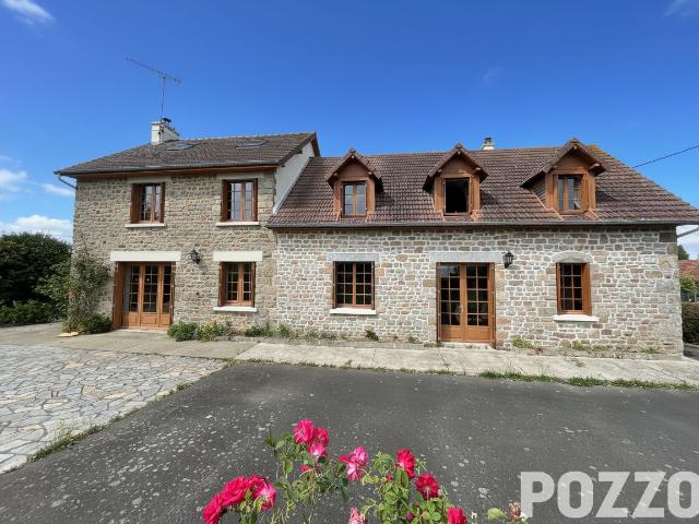 A Vendre Isigny Le Buat Maison 10 pièce s 207 m2 MAISON CARACTERE DEPENDANCE TERRAIN
