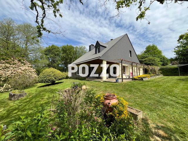 A Vendre Isigny Le Buat Maison architecte 8 pièce s 190 m2 Vie de plain pied Sous sol complet