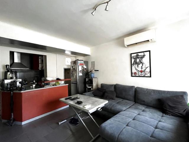 A VENDRE JUAN LES PINS APPARTEMENT 2 PIECES CENTRE VIL