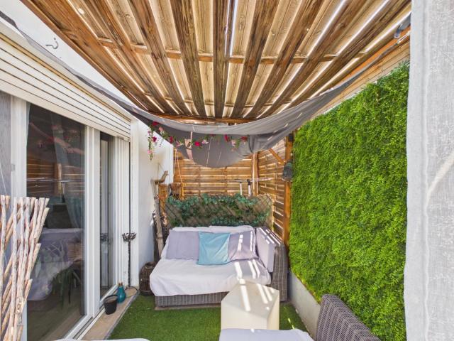 A Vendre Juan Les Pins Dernier Etage traversant 40m² Juan Les Pins