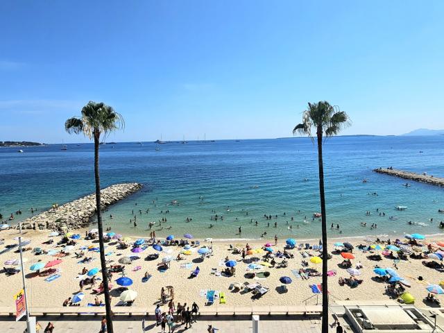 A VENDRE Juan les Pins | 4 pièces étage élevé face mer 1er rang