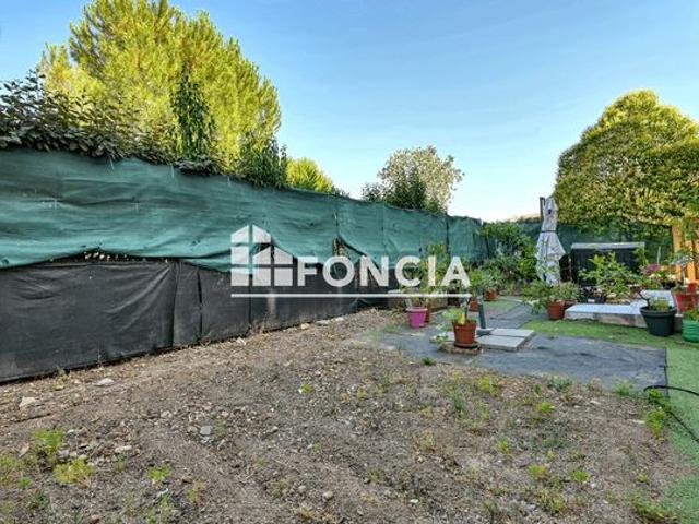 À vendre JUVIGNAC Comme une maison avec jardin