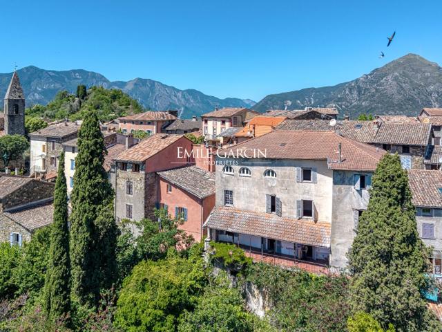 A VENDRE La Tour sur Tinée Vaste Maison de Maître Vue. 430m² La Tour