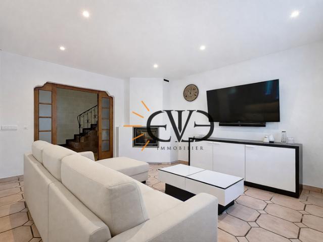 À VENDRE L'Authentique Maison de village de 161 m2 à Jon
