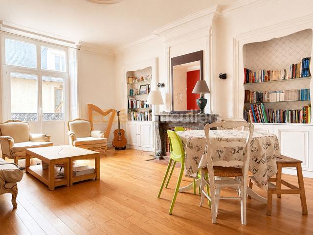 A VENDRE LAVAL Ensemble de trois logements