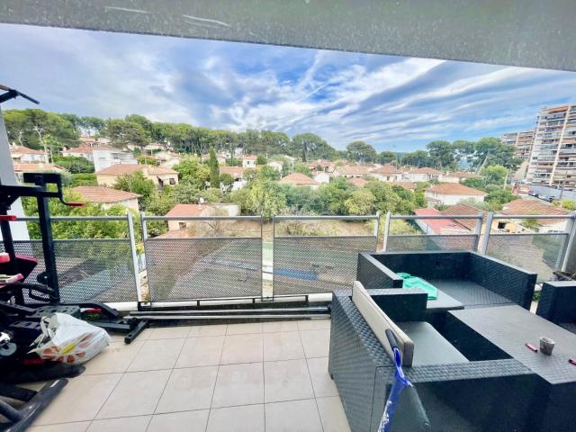 À vendre Le Cannet T3 lumineux avec terrasse, garage et cave