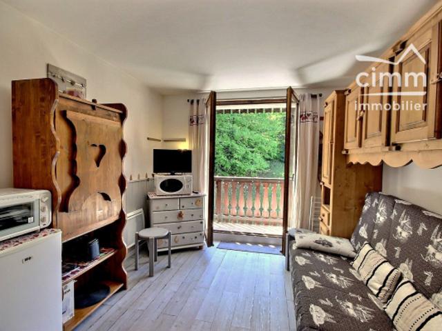 A VENDRE LES CARROZ D'ARACHES 74300 APPARTEMENT AVEC COIN NUIT C