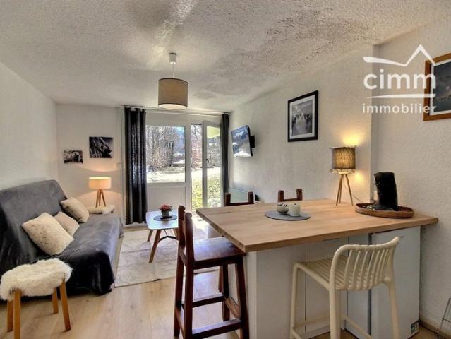 A VENDRE LES CARROZ D'ARACHES 74300, APPARTEMENT RENOVE + TERRAS