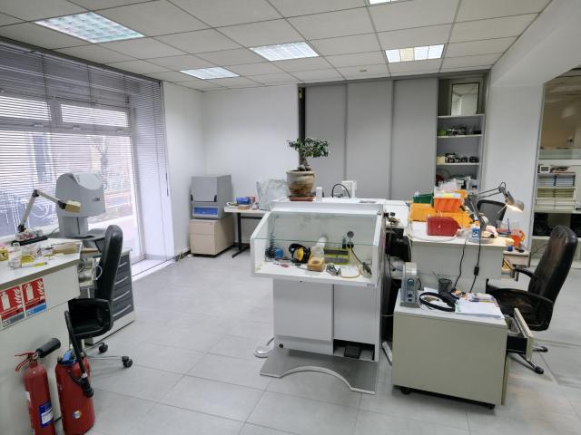 A ACHETER Local commercial ' Le Subrisus ' NANTES 78 m2