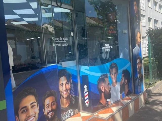 À VENDRE LOCAL COMMERCIAL AVEC MURS LOUÉ SALON DE COIFFURE