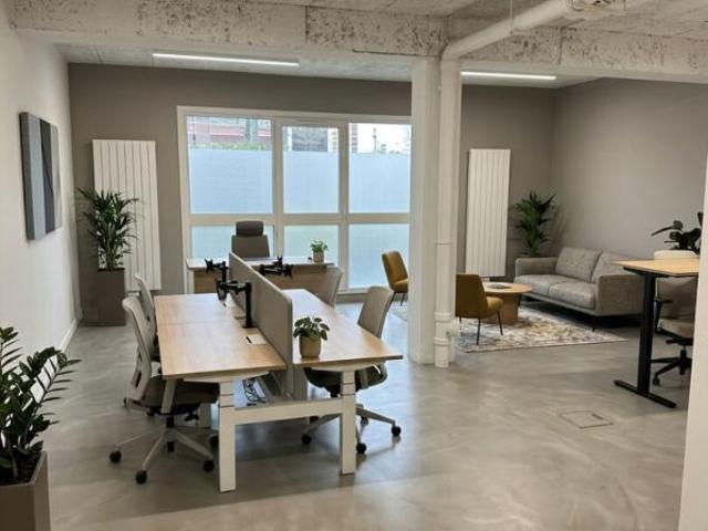 À vendre ? Local commercial de 56,36 m² à Bron 69