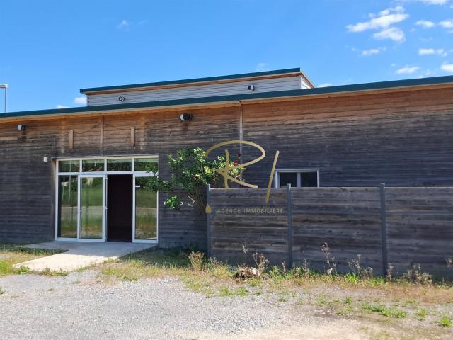 A vendre local commercial Vallon Pont D'arc 182m² Vallon Pont d'Arc