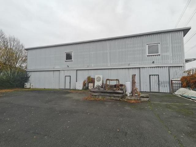 À Vendre Local d’activités Avoine 37420 162m² Avoine