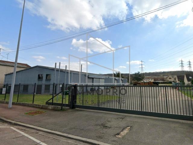 A VENDRE / LOCAL D'ACTIVITES ET TERRAIN / PORCHEVILLE