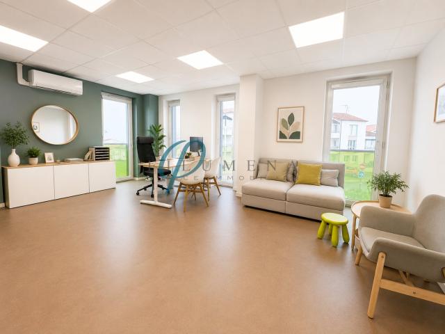 A VENDRE LOCAL PROFESSIONNEL LUMINEUX, IDÉAL ACTIVITÉ MÉDICALE, PARAMÉDICALE OU BIEN ÊTRE