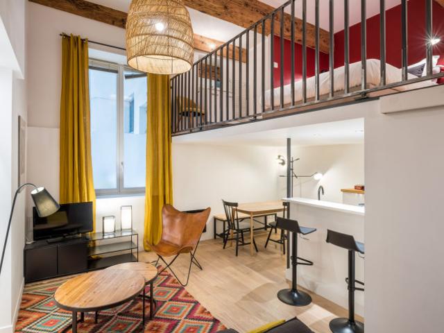 A VENDRE LOCAUX bureaux + appartement 88 M² plus de 10% de rentabilité !