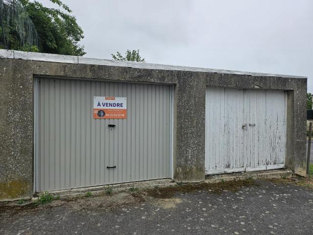 A VENDRE LOT DE 2 GARAGES A LAON !